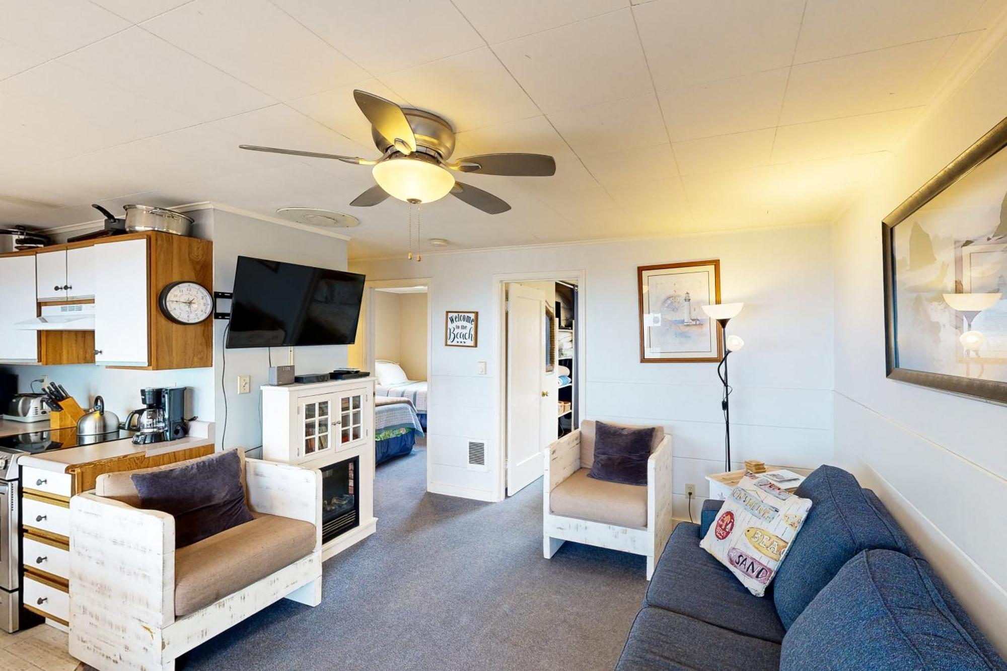 Getaway Oceanfront Lodging Rockaway Beach Room photo