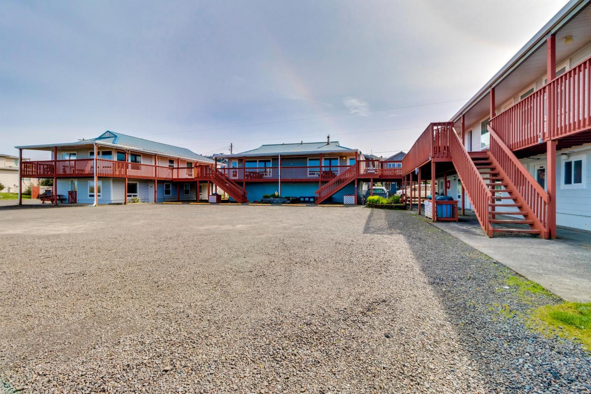 Getaway Oceanfront Lodging Rockaway Beach Exterior photo
