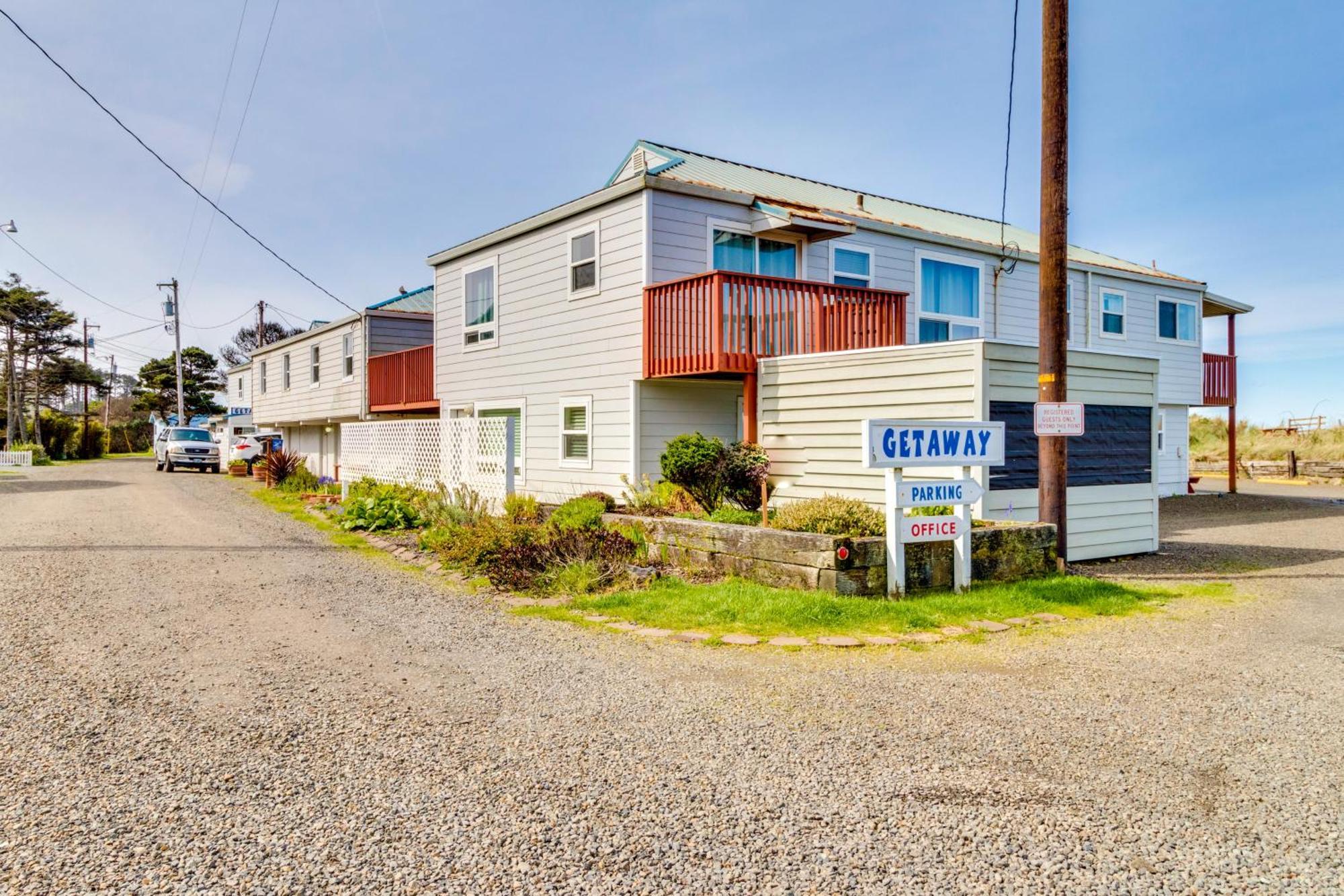 Getaway Oceanfront Lodging Rockaway Beach Room photo