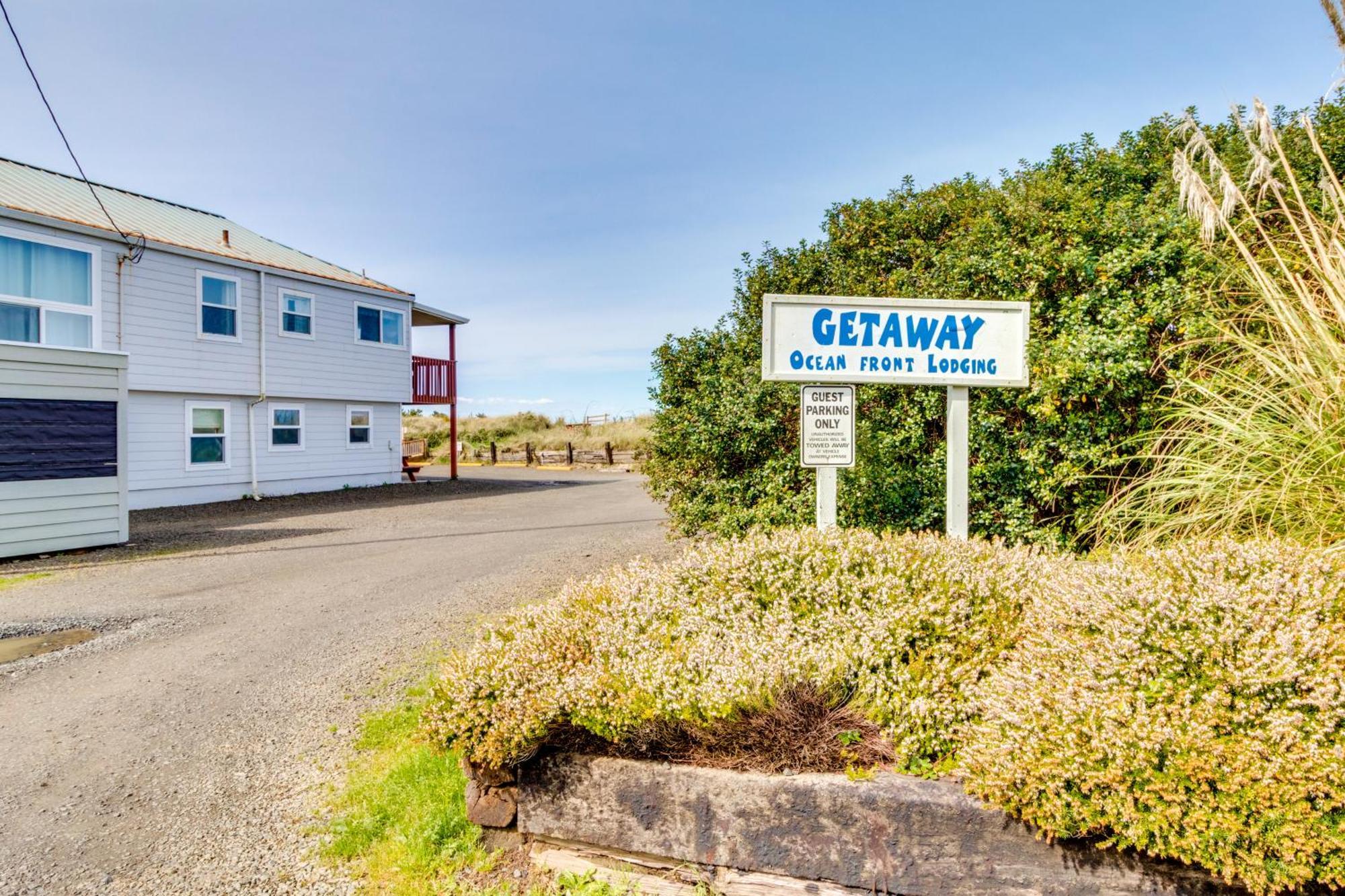 Getaway Oceanfront Lodging Rockaway Beach Room photo